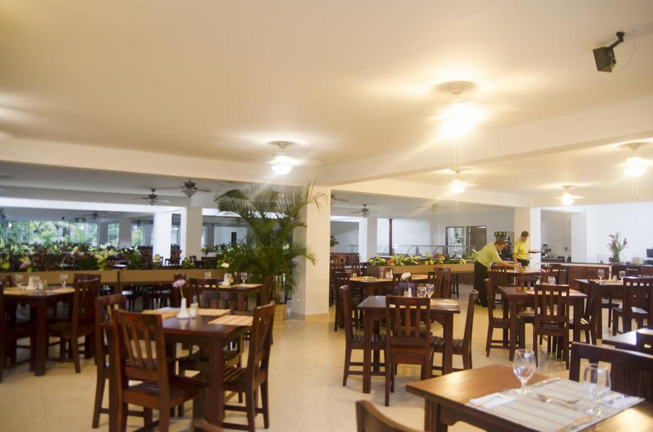Hotel Arenas En Punta Leona Las Agujas Екстериор снимка
