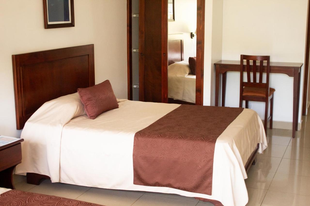 Hotel Arenas En Punta Leona Las Agujas Екстериор снимка